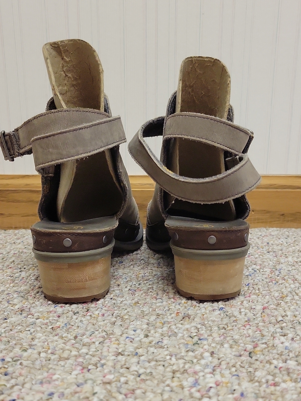 Chaco Cataluna Taupe Leather Open-Back Clog with Buckle Sz 8. Casual Fall - Picture 4 of 8